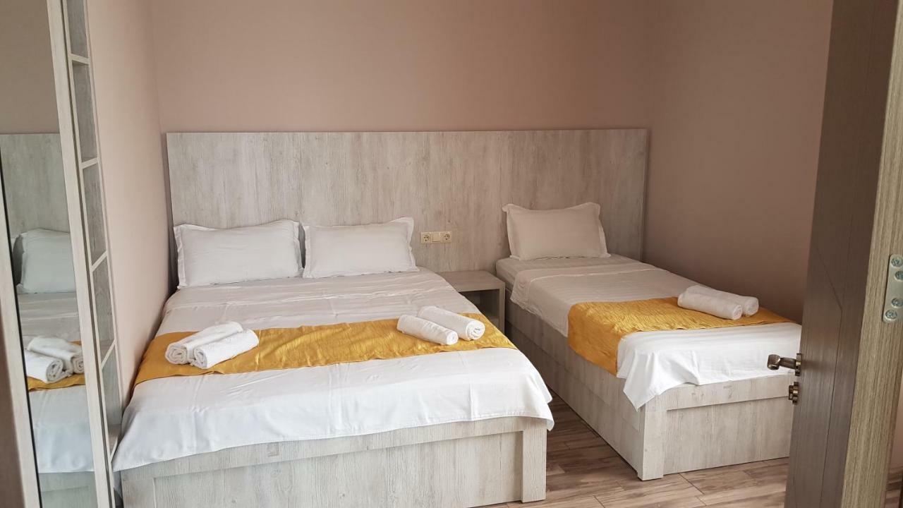 Nakashidze'S Apartments Batoemi Buitenkant foto