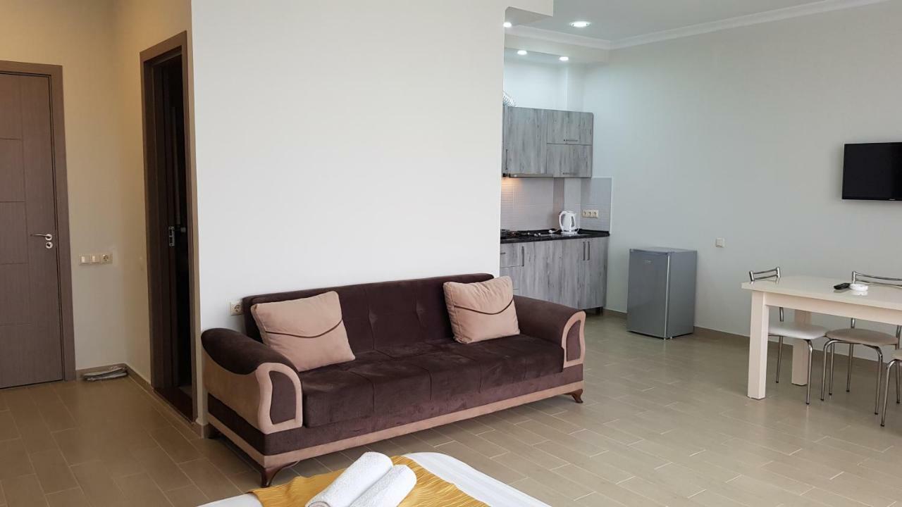 Nakashidze'S Apartments Batoemi Buitenkant foto