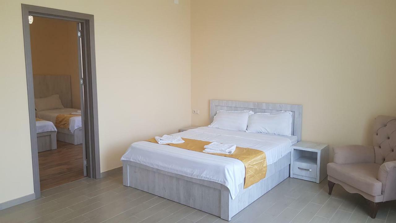 Nakashidze'S Apartments Batoemi Buitenkant foto