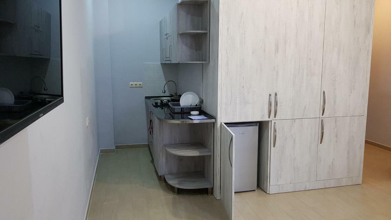 Nakashidze'S Apartments Batoemi Buitenkant foto
