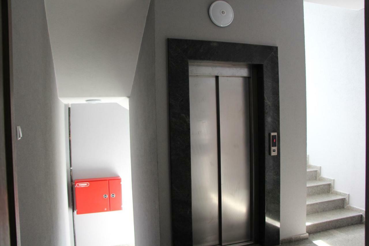 Nakashidze'S Apartments Batoemi Buitenkant foto