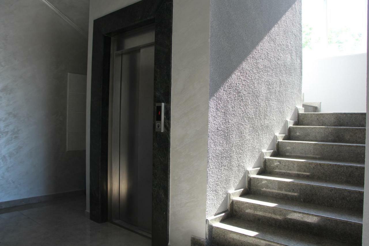 Nakashidze'S Apartments Batoemi Buitenkant foto