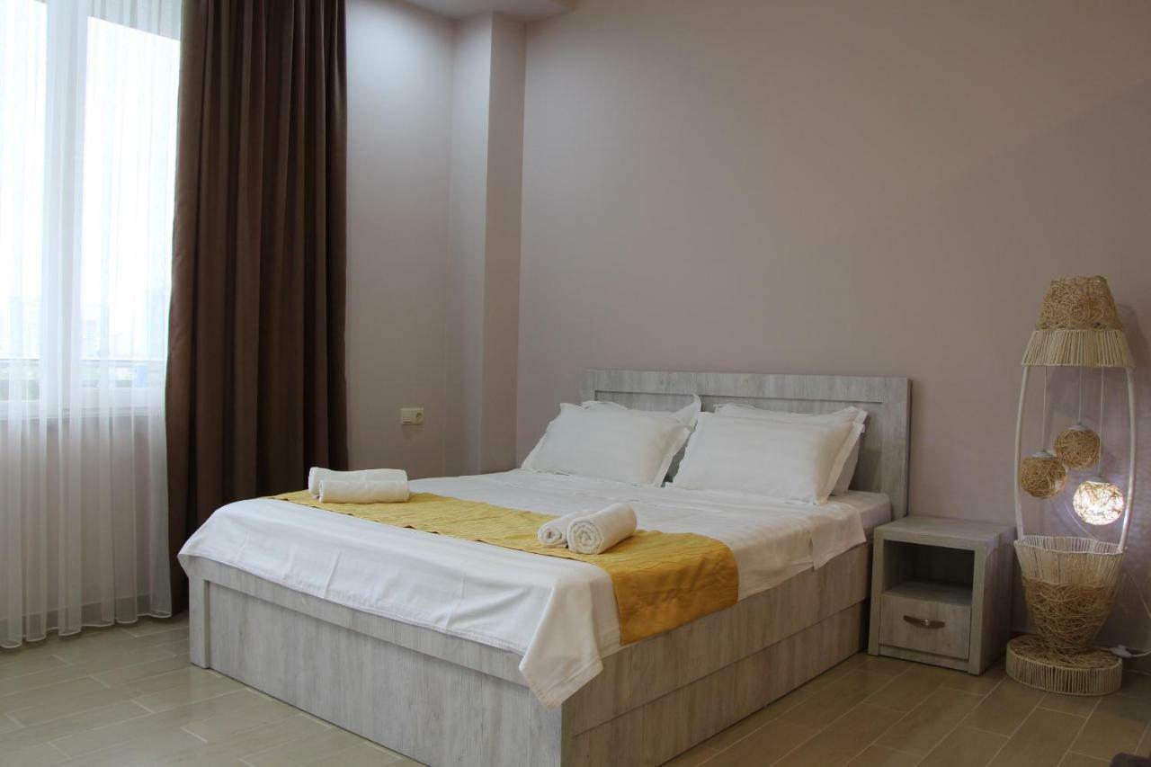 Nakashidze'S Apartments Batoemi Buitenkant foto