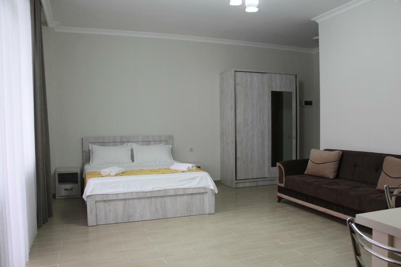 Nakashidze'S Apartments Batoemi Buitenkant foto