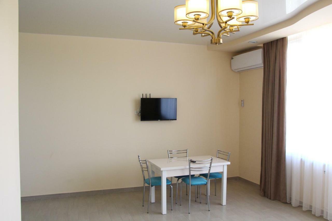 Nakashidze'S Apartments Batoemi Buitenkant foto