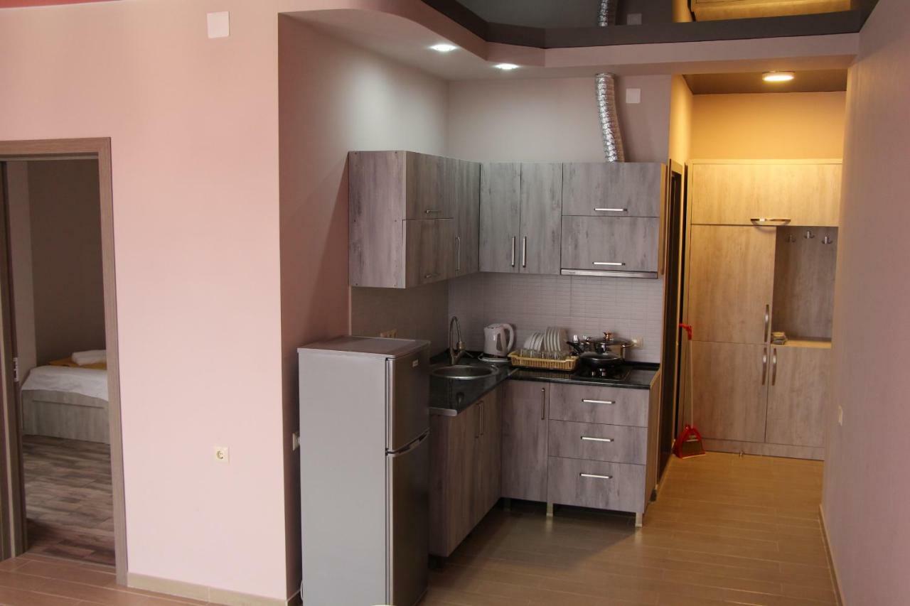 Nakashidze'S Apartments Batoemi Buitenkant foto