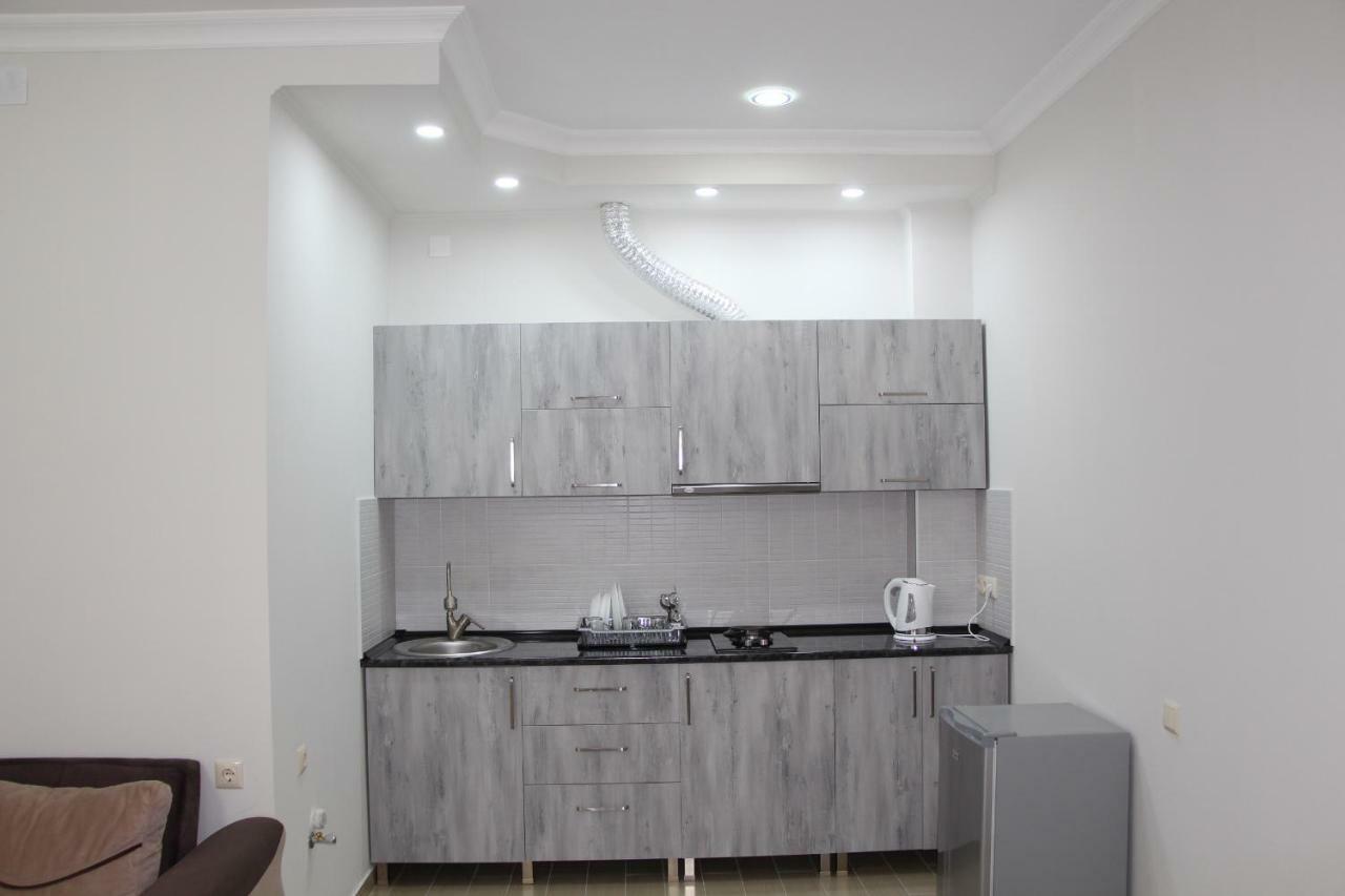 Nakashidze'S Apartments Batoemi Buitenkant foto