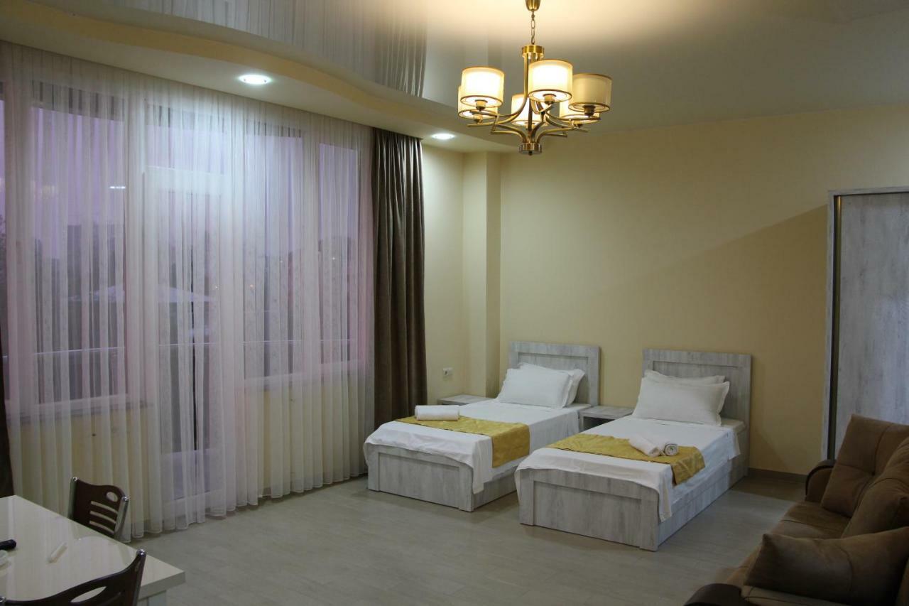 Nakashidze'S Apartments Batoemi Buitenkant foto