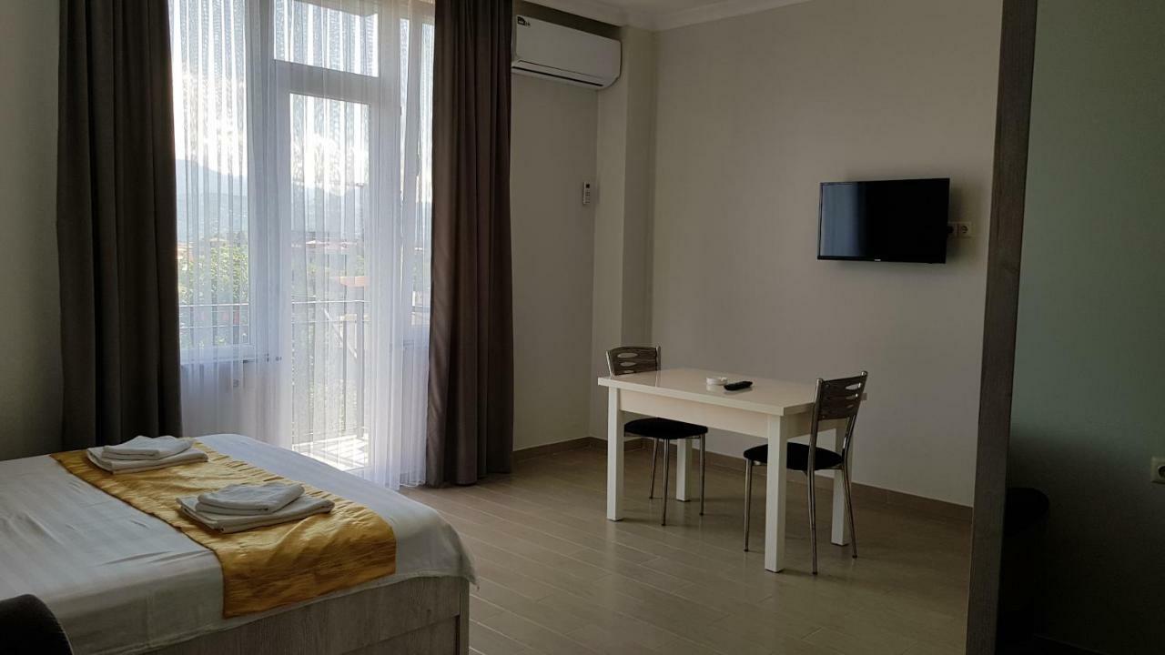 Nakashidze'S Apartments Batoemi Buitenkant foto